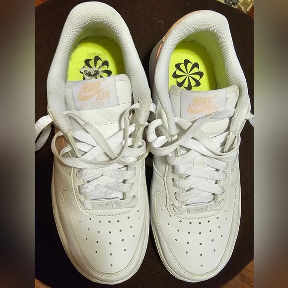 Nike Air Force 1 '07 shoes in Pale Ivory/Apricot Agate/White/Sail colorway
